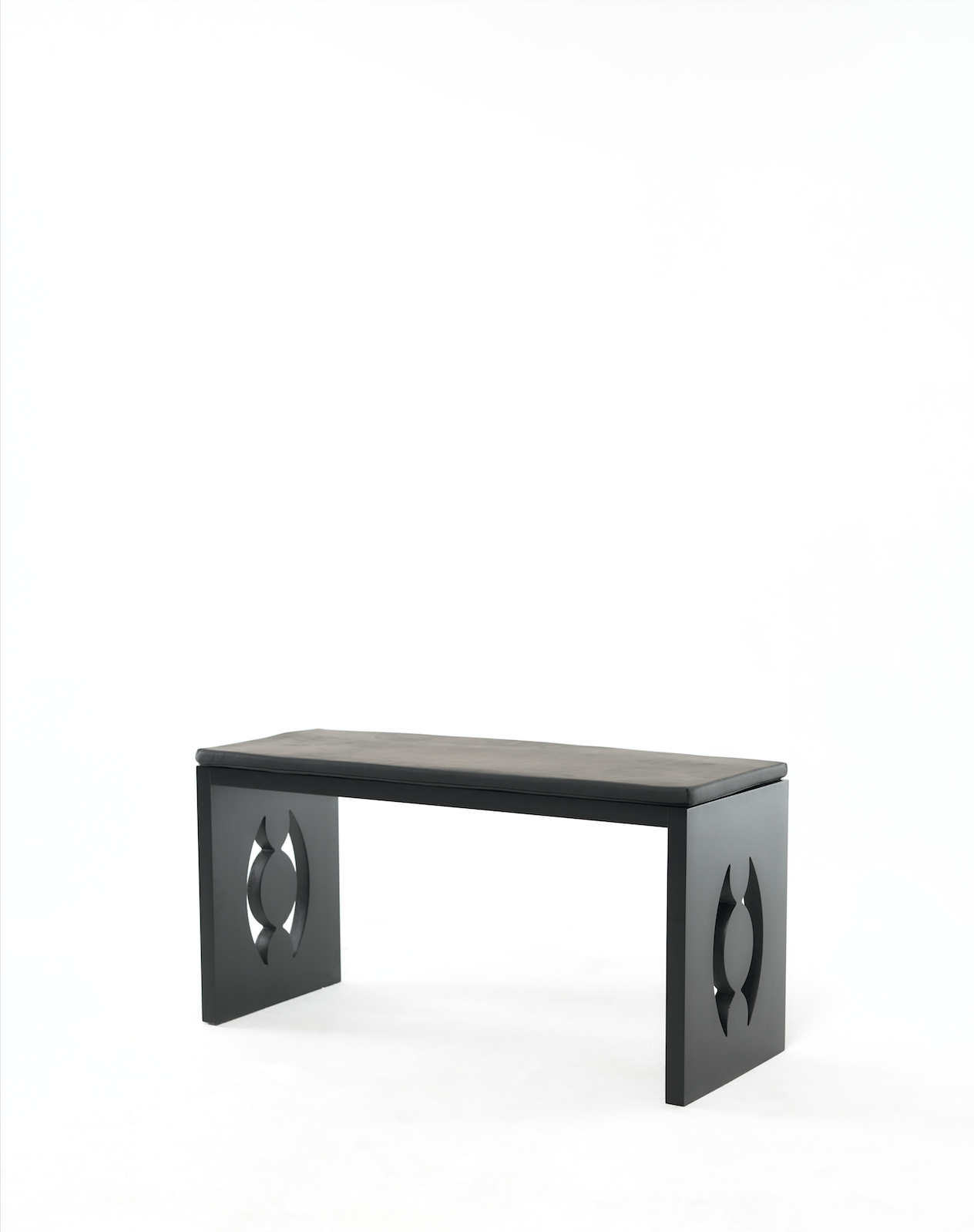 LOGO BENCH